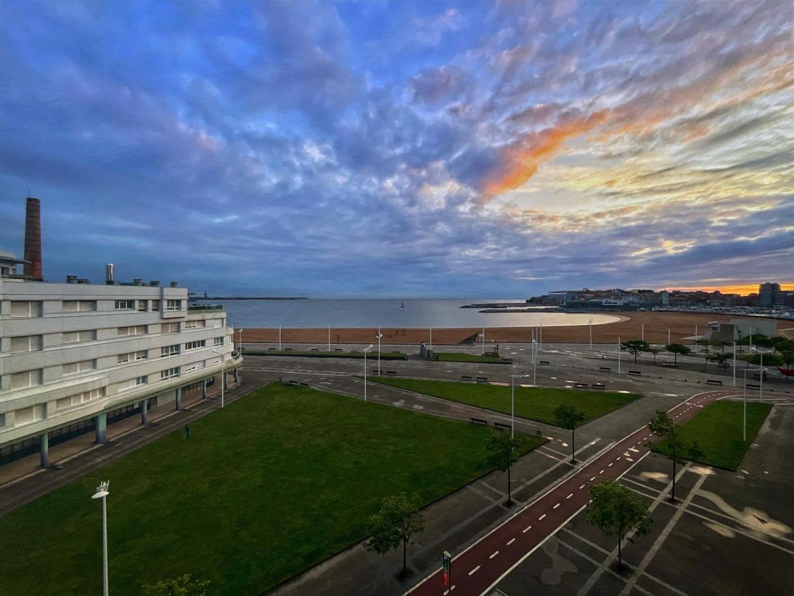 El Atico De La Playa Parking Gratis Apartment Gijon Exterior photo